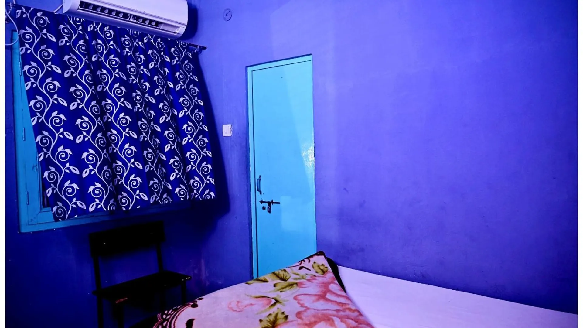 Budget Hotel Banaras # Rest Near Ganga River & Kashi Vishwanath Temple - Fully Air Conditioned Rooms With Wi-Fi #Prime Location - Best Seller In Varanasi Hindistan