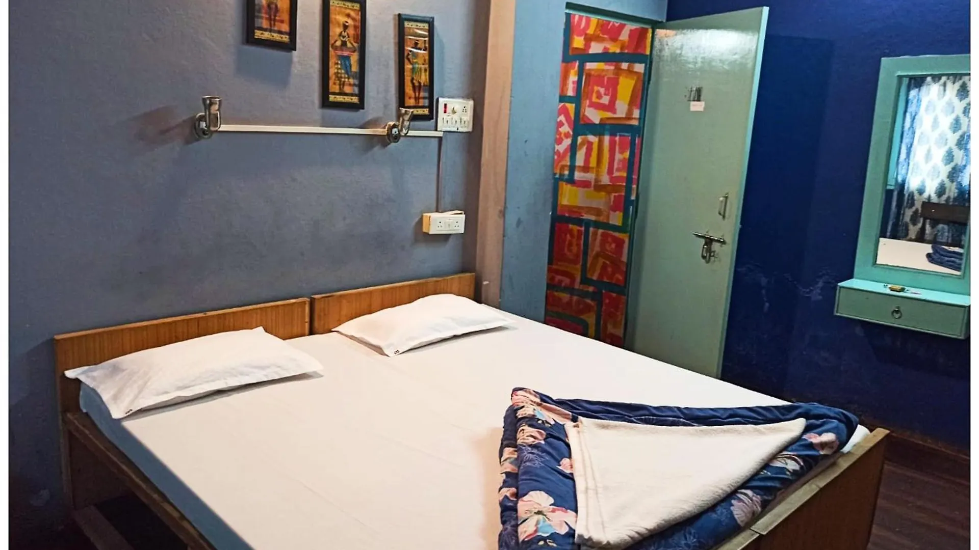 Budget Hotel Banaras # Rest Near Ganga River & Kashi Vishwanath Temple - Fully Air Conditioned Rooms With Wi-Fi #Prime Location - Best Seller In Varanasi