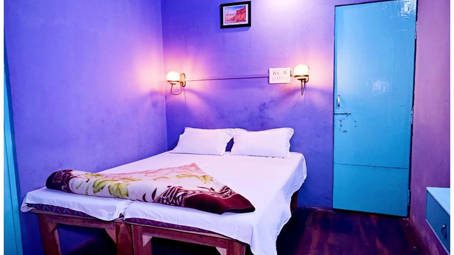 Budget Hotel Banaras # Rest Near Ganga River & Kashi Vishwanath Temple - Fully Air Conditioned Rooms With Wi-Fi #Prime Location - Best Seller In Varanasi
