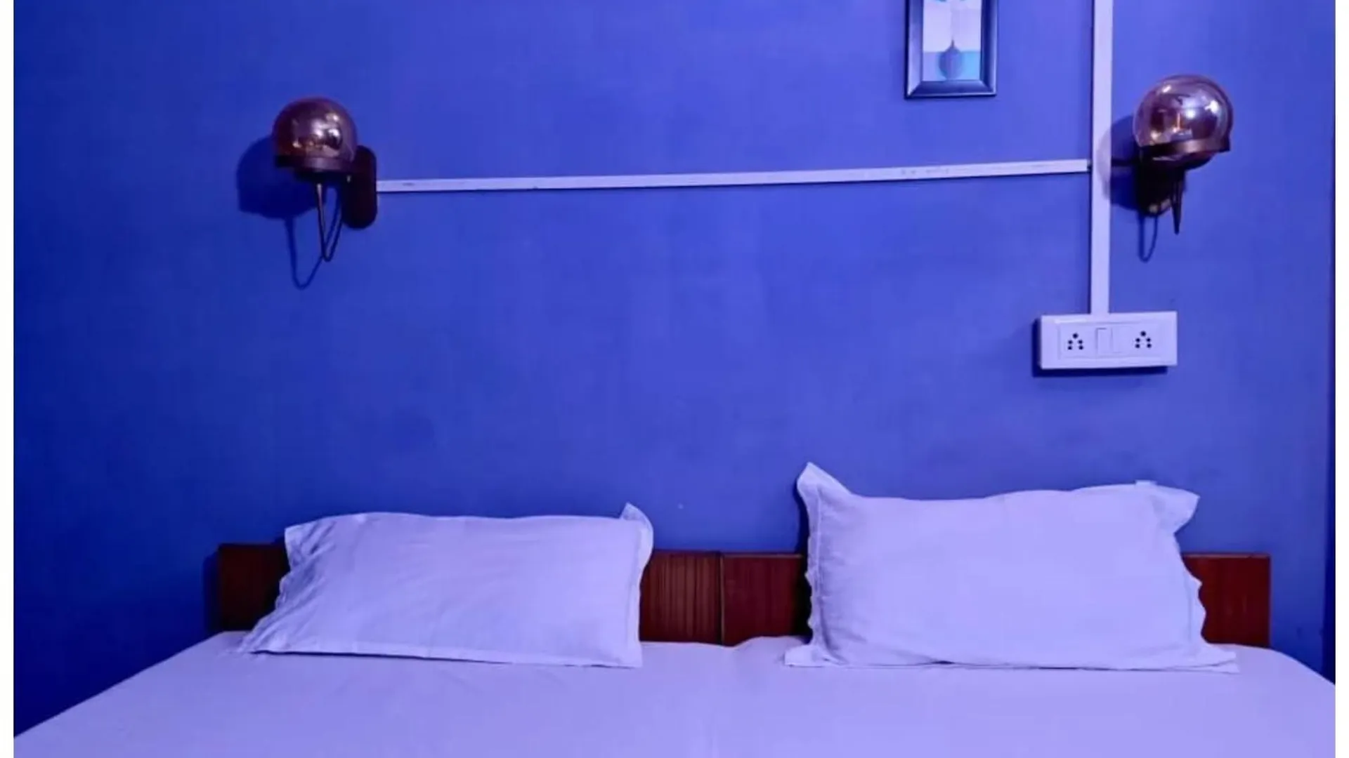 Budget Hotel Banaras # Rest Near Ganga River & Kashi Vishwanath Temple - Fully Air Conditioned Rooms With Wi-Fi #Prime Location - Best Seller In Varanasi 4*,