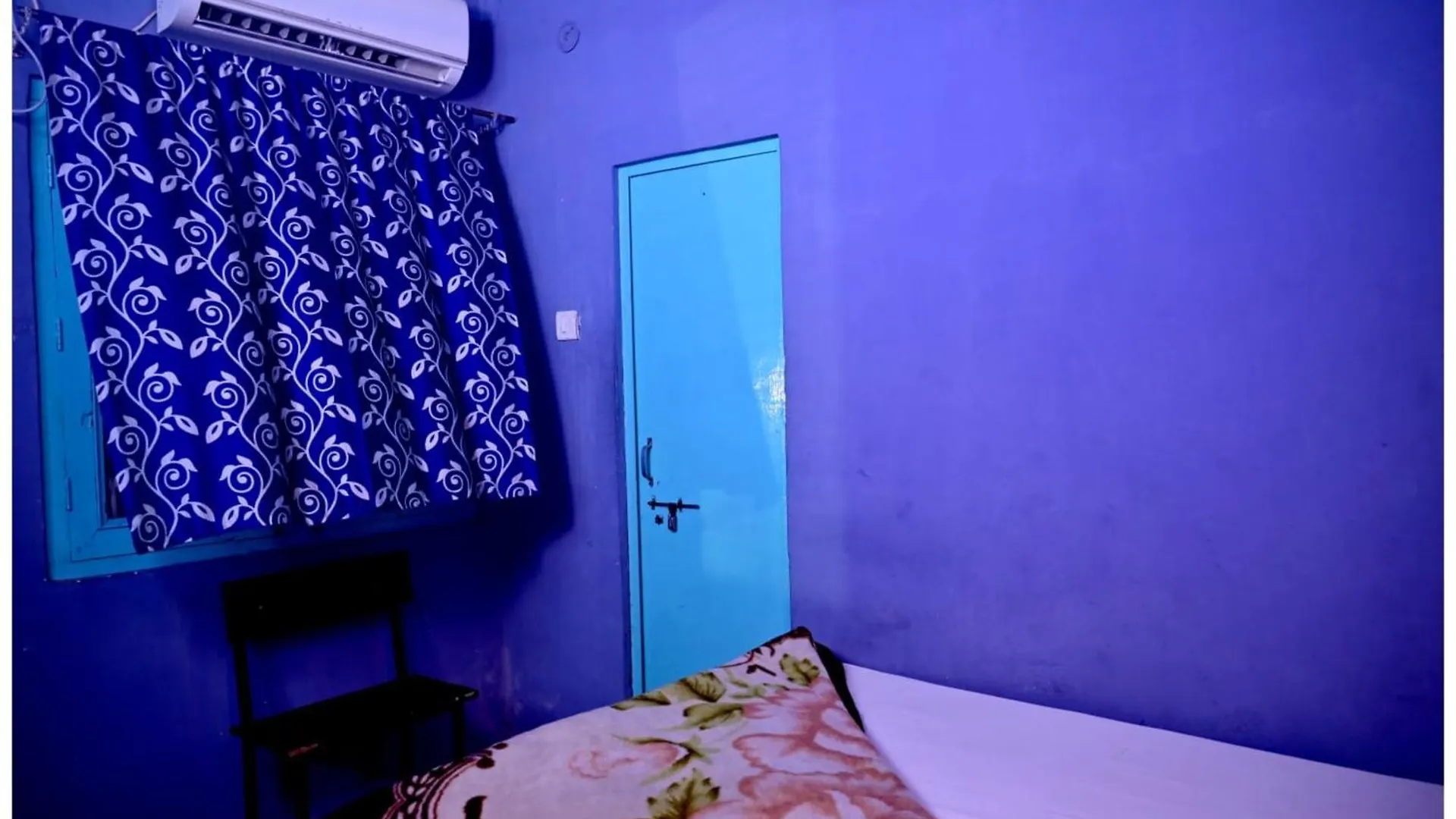 Budget Hotel Banaras # Rest Near Ganga River & Kashi Vishwanath Temple - Fully Air Conditioned Rooms With Wi-Fi #Prime Location - Best Seller In Varanasi